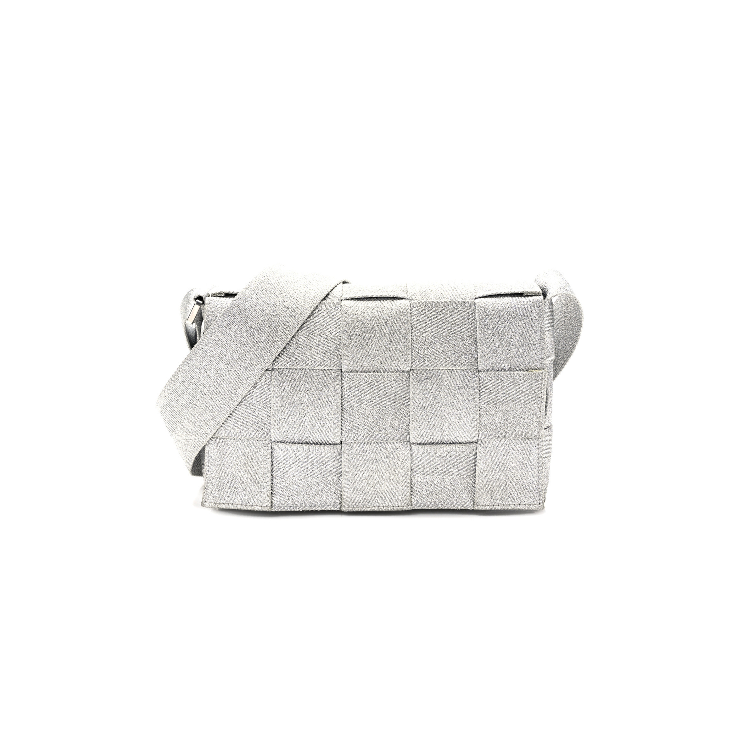 BOTTEGA VENETA WEBBING MAXI INTRECCIATO CASSETTE BAG SILVER (25*15*6cm)