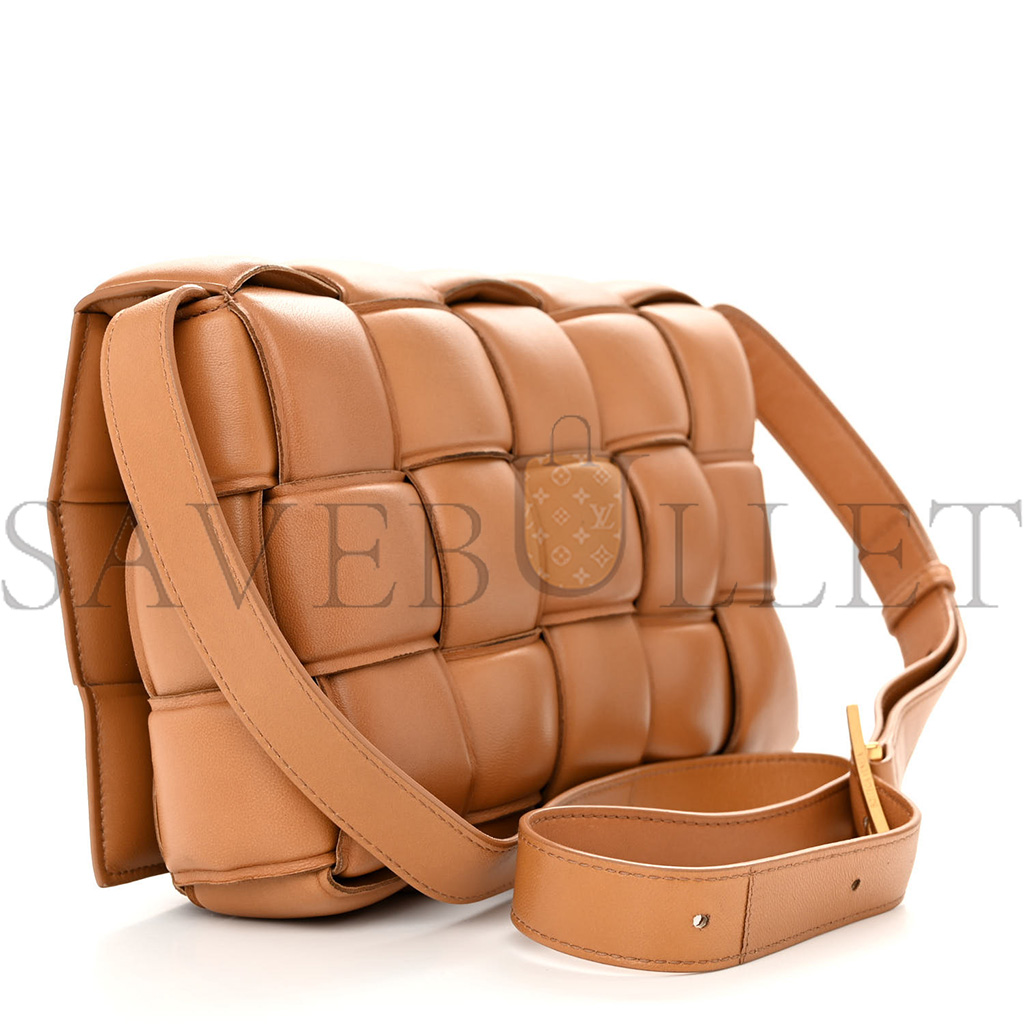 BOTTEGA VENETA NAPPA MAXI INTRECCIO PADDED CASSETTE CROSSBODY BAG CARAMEL (25*18*8cm)