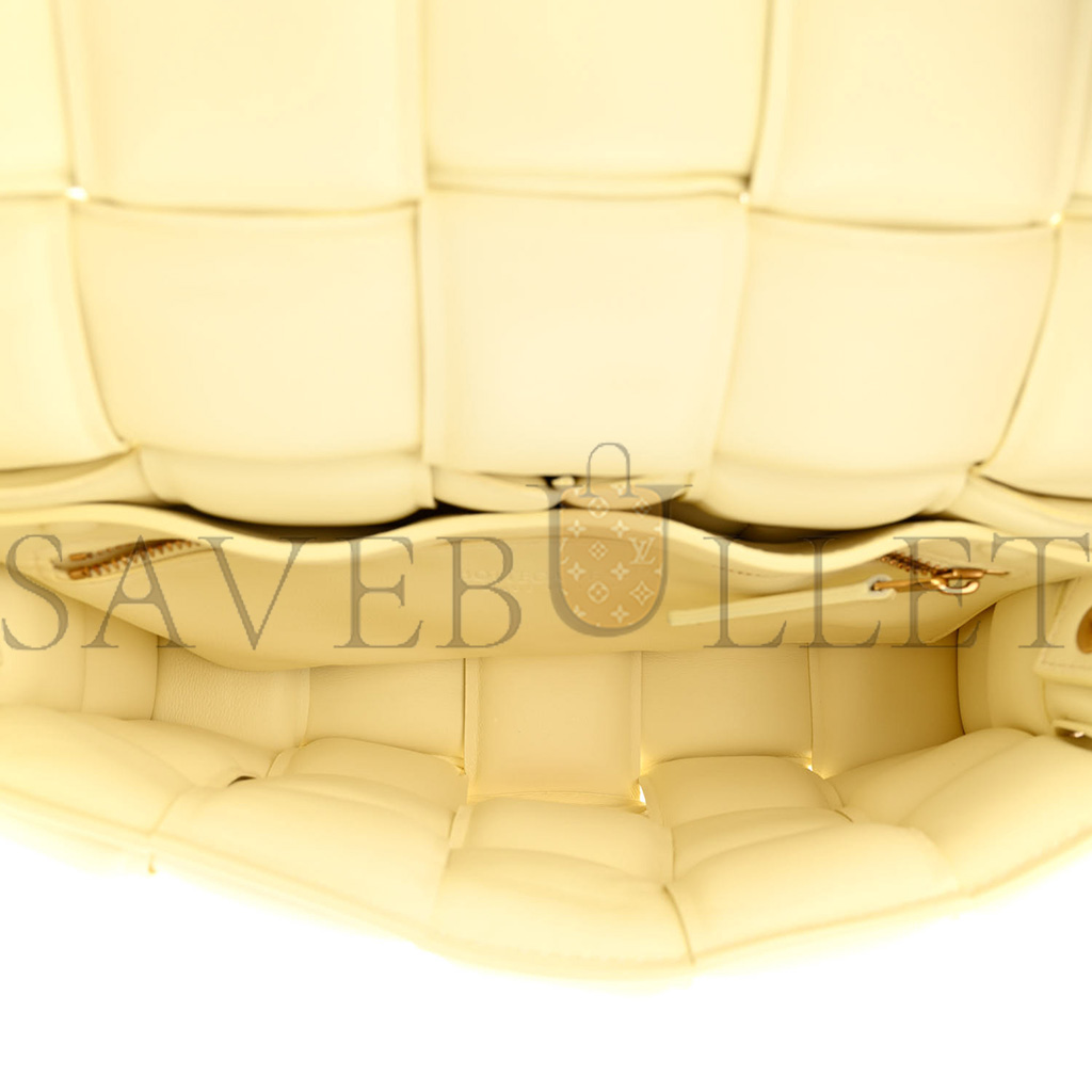 BOTTEGA VENETA NAPPA MAXI INTRECCIO PADDED CASSETTE CROSSBODY BAG ZEST (25*17*6cm)