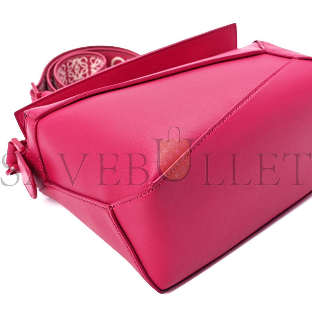 LOEWE SATIN CALFSKIN MONOCHROME SMALL PUZZLE EDGE BAG RUBY RED GLAZE (24*16.5*10.5cm)