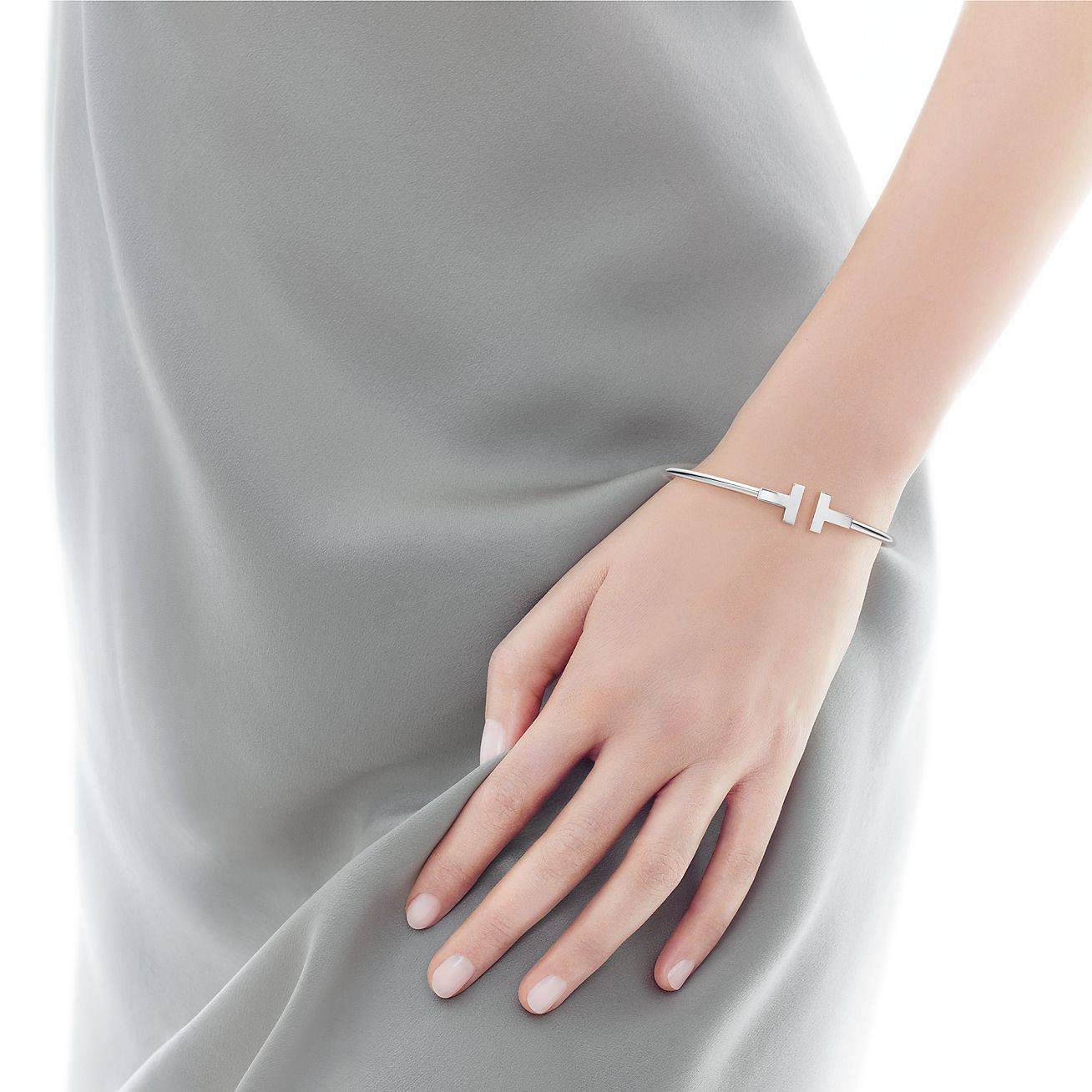 TIFFANY T WIRE BRACELET IN 18K WHITE GOLD